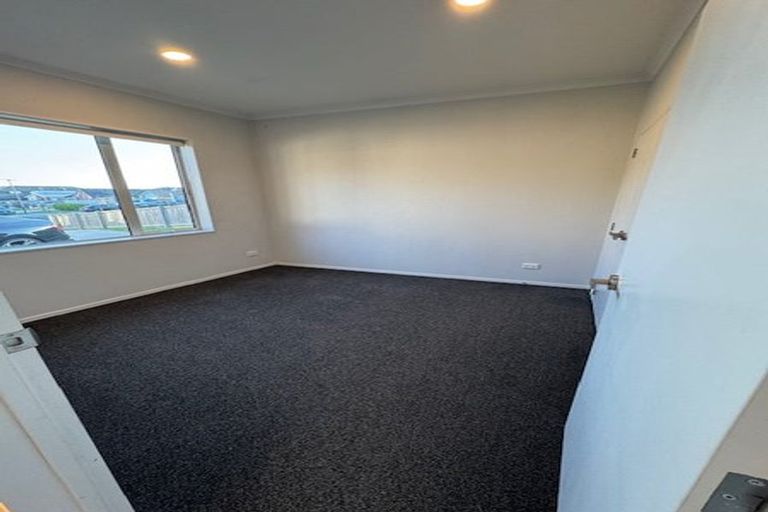 Photo of property in 18 Arahi Place, Rototuna North, Hamilton, 3210