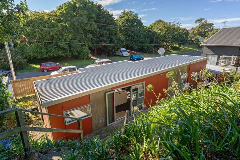 Photo of property in 61 Renown Road, Raumati South, Paraparaumu, 5032