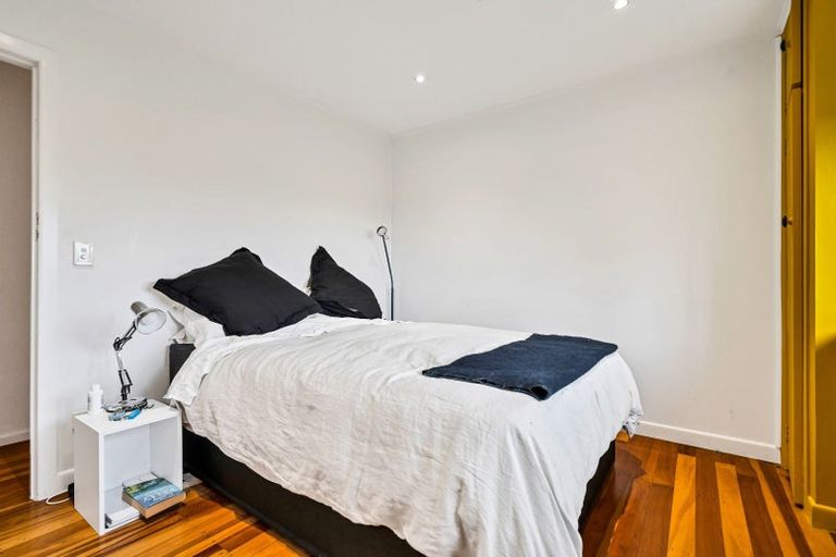 Photo of property in 73 Minnehaha Avenue, Titirangi, Auckland, 0604