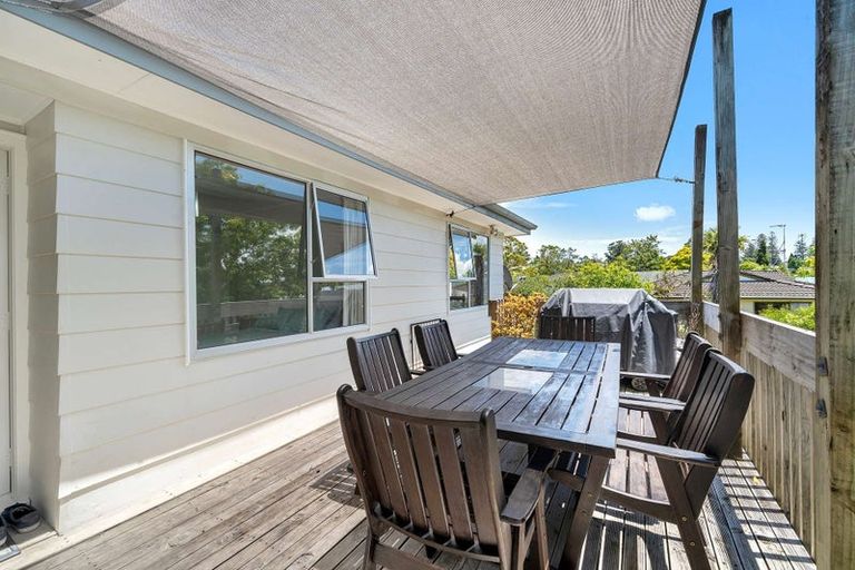 Photo of property in 10 Glucina Place, Glen Eden, Auckland, 0602