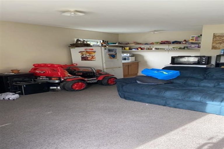 Photo of property in 32 Curletts Road, Sockburn, Christchurch, 8042
