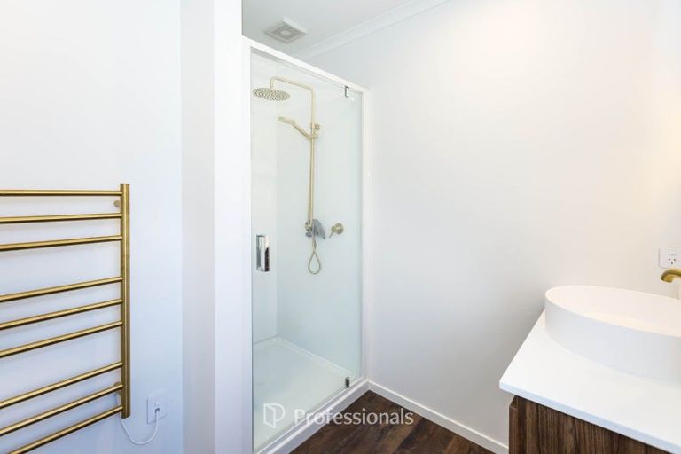 Photo of property in 22 Rewarewa Way, Timberlea, Upper Hutt, 5018