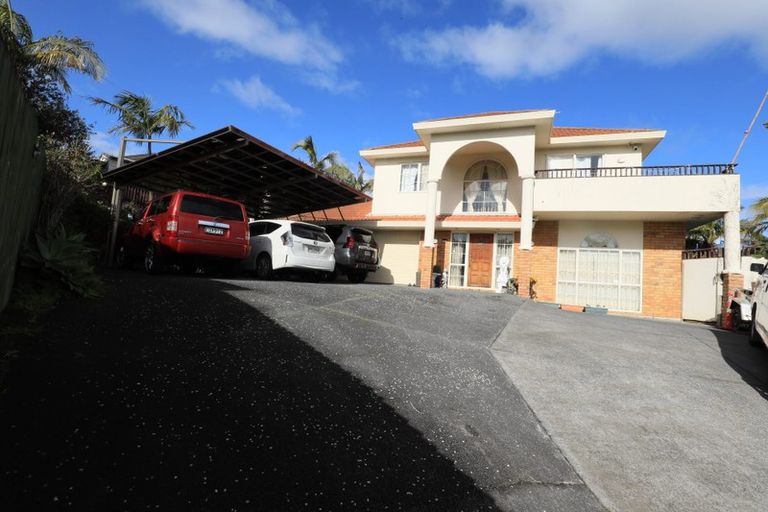 Photo of property in 12 De Havilland Drive, Goodwood Heights, Auckland, 2105