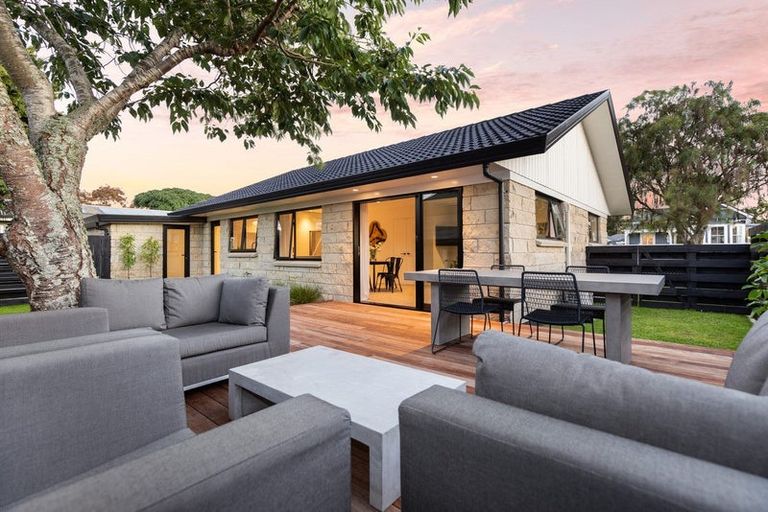 Photo of property in 54a Williams Street, Cambridge, 3434