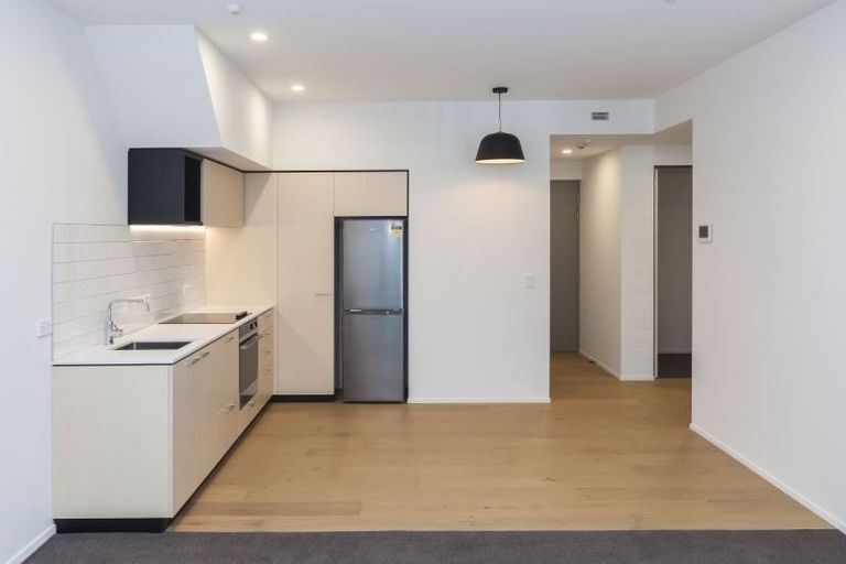 Photo of property in 2/34 Cranmer Square, Christchurch Central, Christchurch, 8013