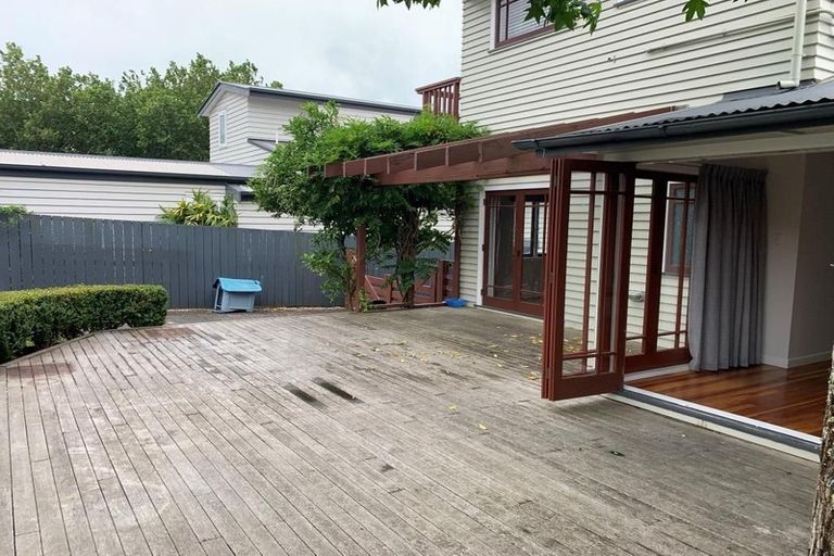 Photo of property in 86 Warnock Street, Westmere, Auckland, 1022