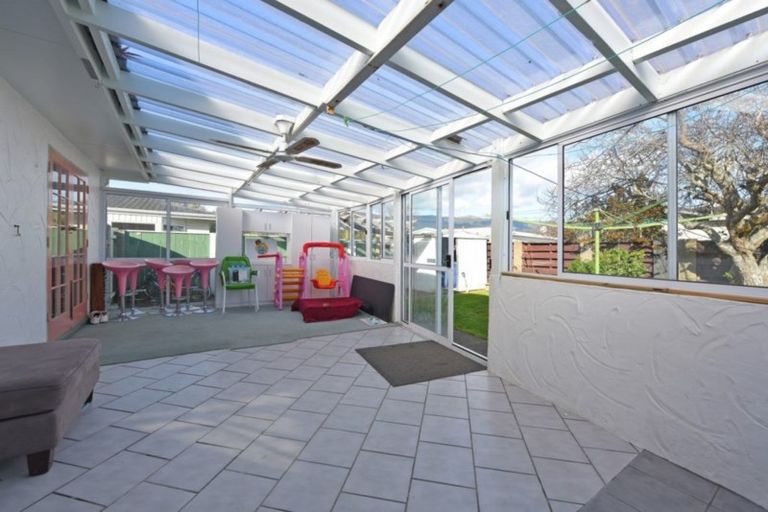 Photo of property in 20 Montana Road, Totara Park, Upper Hutt, 5018