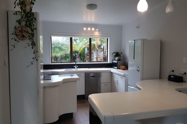 Photo of property in 21 Ferry Parade, Herald Island, Auckland, 0618