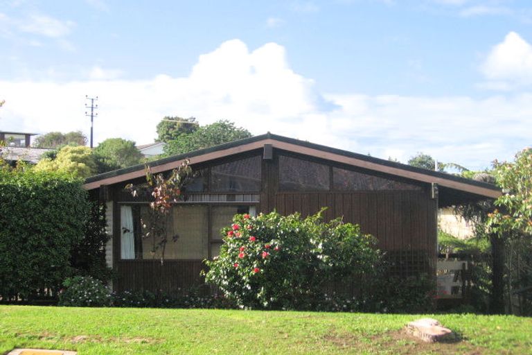 Photo of property in 1/6 Anich Road, Massey, Auckland, 0614