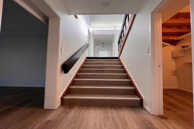 Photo of property in 4 Chatswood Grove, Chatswood, Auckland, 0626