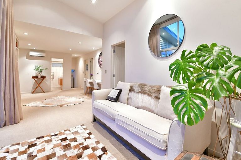 Photo of property in 58 The Circle, Manly, Whangaparaoa, 0930