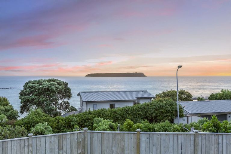 Photo of property in 77 Motuhara Road, Plimmerton, Porirua, 5026