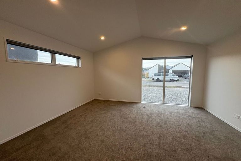 Photo of property in 32 River Stone Drive, Halswell, Christchurch, 8025