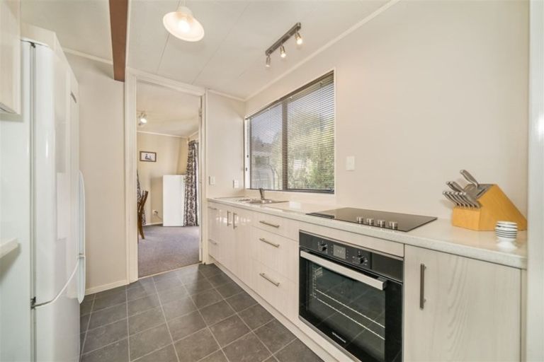 Photo of property in 1 Garth Lane, Maoribank, Upper Hutt, 5018