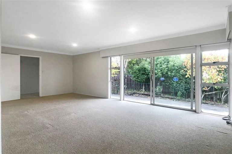 Photo of property in 54 Meadway, Sunnyhills, Auckland, 2010