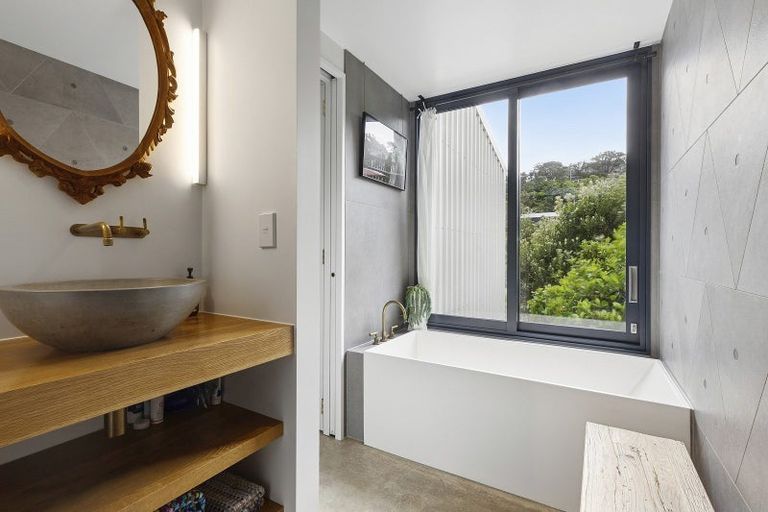 Photo of property in 58 Clarence Street, Brooklyn, Wellington, 6021