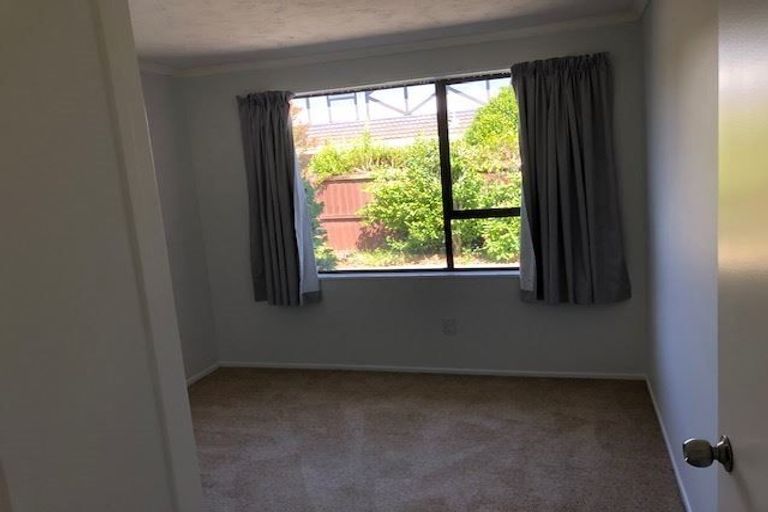 Photo of property in 19 Montclare Avenue, Ilam, Christchurch, 8041