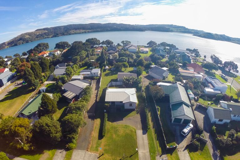 Photo of property in 46 Wallis Street, Raglan, 3225