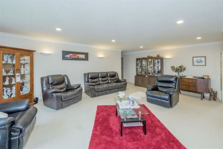 Photo of property in 40 Easton Way, Levin, 5510