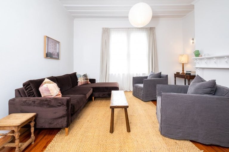 Photo of property in 107 Shakespeare Road, Bluff Hill, Napier, 4110