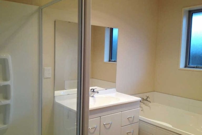 Photo of property in 6 Cunneen Place, Aidanfield, Christchurch, 8025