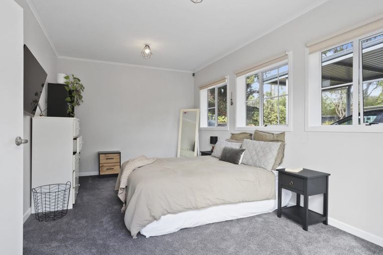 Photo of property in 8 Konini Road, Titirangi, Auckland, 0604