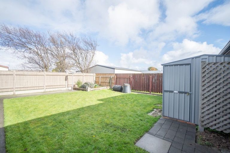 Photo of property in 42 Suzanne Grove, Kelvin Grove, Palmerston North, 4414