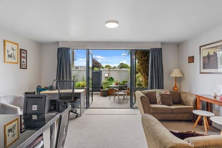 Photo of property in 218 Gloucester Street, Christchurch Central, Christchurch, 8011