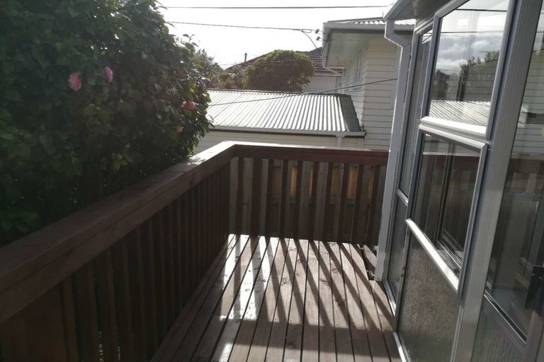 Photo of property in 102 Helston Road, Paparangi, Wellington, 6037