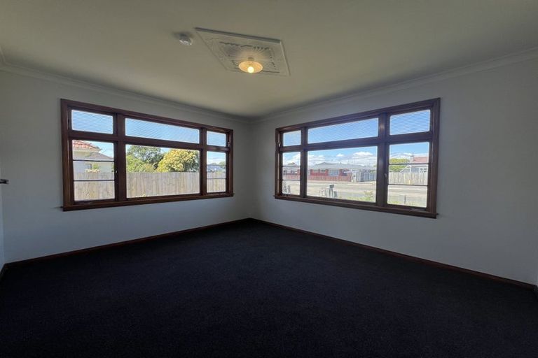 Photo of property in 67 Featherston Street, Takaro, Palmerston North, 4412