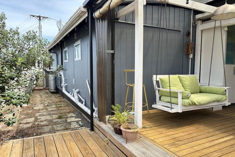 Photo of property in 47a Taikata Road, Te Atatu Peninsula, Auckland, 0610