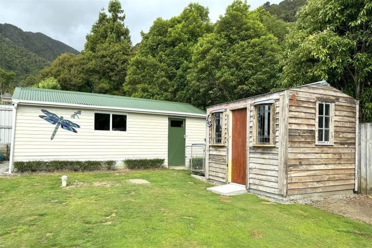 Photo of property in 7 Cargills Road, Barrytown, Runanga, 7873