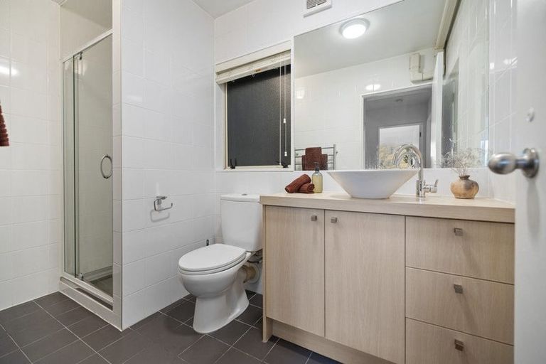 Photo of property in 2a Bird Place, Fernhill, Queenstown, 9300