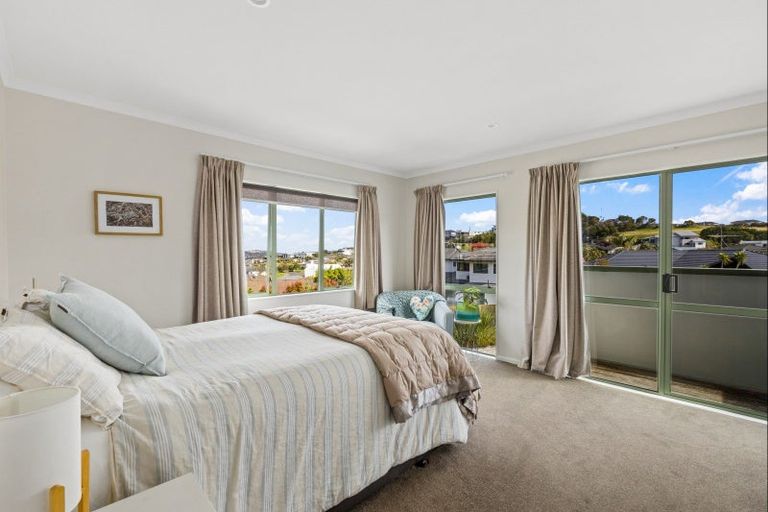Photo of property in 26 Waldorf Crescent, Orewa, 0931
