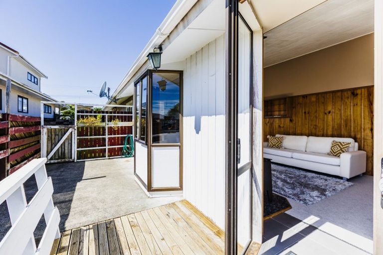 Photo of property in 124 Charles Street, Westshore, Napier, 4110