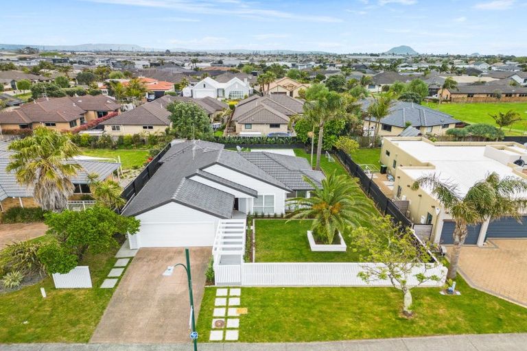 Photo of property in 50 Tuihana Drive, Papamoa Beach, Papamoa, 3118