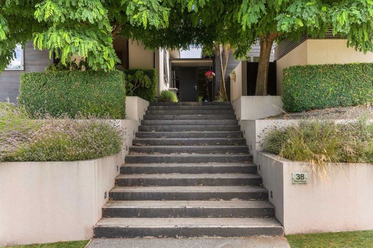 Photo of property in 38 Rere Road, Lake Hayes, Queenstown, 9304