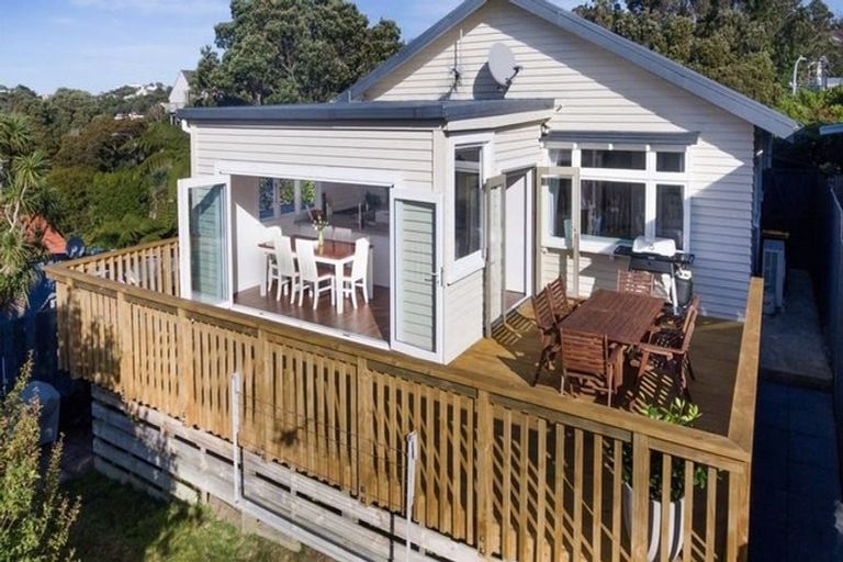 Photo of property in 72 Chaytor Street, Karori, Wellington, 6012