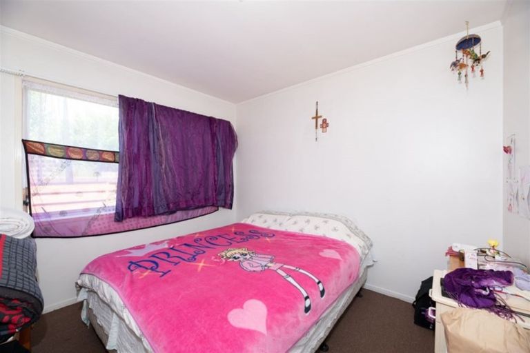 Photo of property in 2/159 Te Atatu Road, Te Atatu South, Auckland, 0610