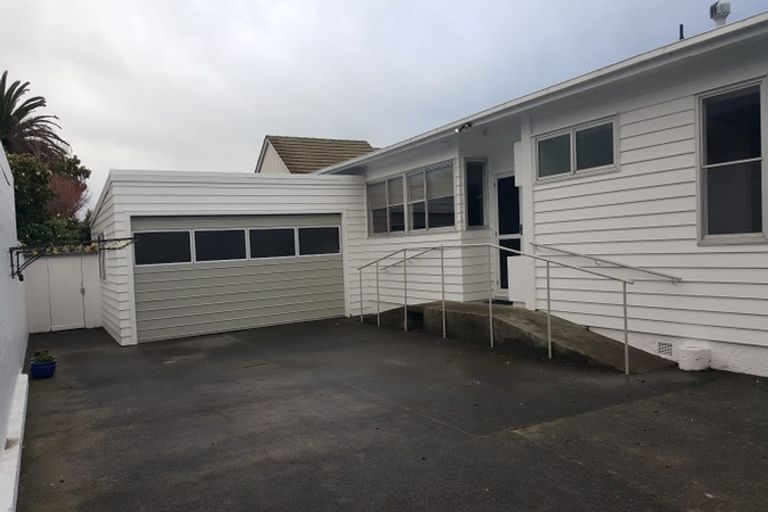 Photo of property in 76 Wai-iti Crescent, Woburn, Lower Hutt, 5010