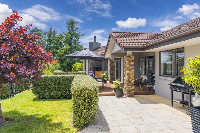 Photo of property in 6 Cameron Drive, Acacia Bay, Taupo, 3385