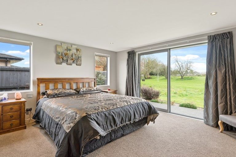 Photo of property in 28 Springwater Avenue, Northwood, Christchurch, 8051