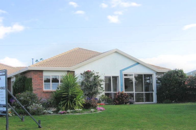 Photo of property in 9 The Green, Mount Maunganui, 3116