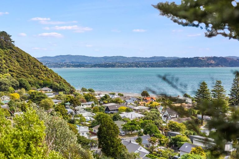 Photo of property in 15 Karaka Street, Eastbourne, Lower Hutt, 5013