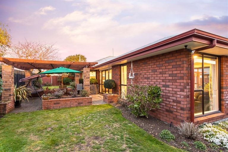 Photo of property in 6 Briarmont Street, Avondale, Christchurch, 8061