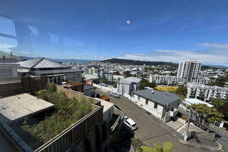 Photo of property in 5 Maarama Crescent, Aro Valley, Wellington, 6021