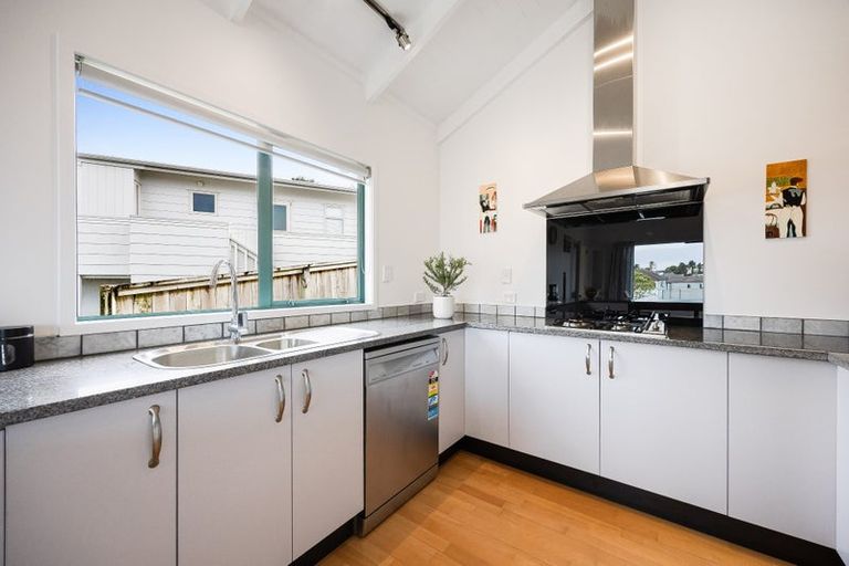 Photo of property in 16 Tamatea Drive, Snells Beach, 0920