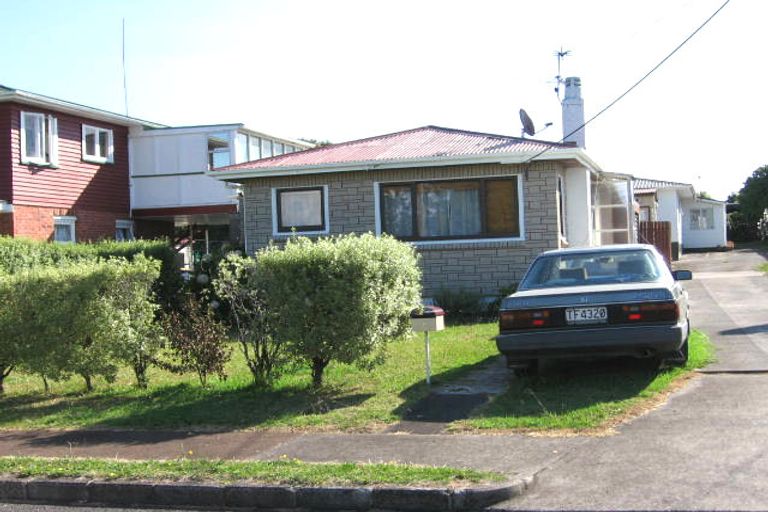 Photo of property in 1/7 Tiki Street, New Lynn, Auckland, 0600