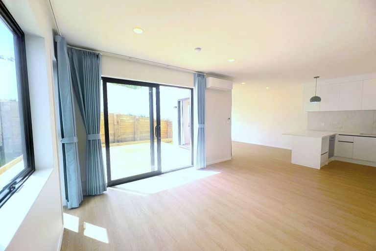 Photo of property in 1a Wren Place, Unsworth Heights, Auckland, 0632