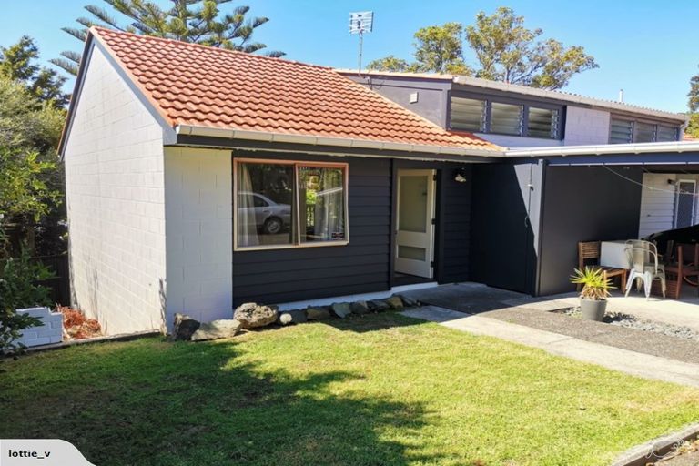 Photo of property in 85e Stottholm Road, Titirangi, Auckland, 0604